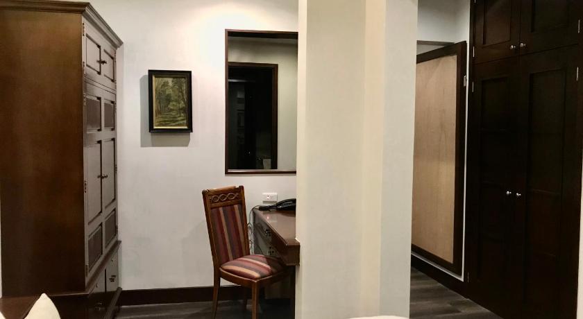 Image of Junior Suite 9 6