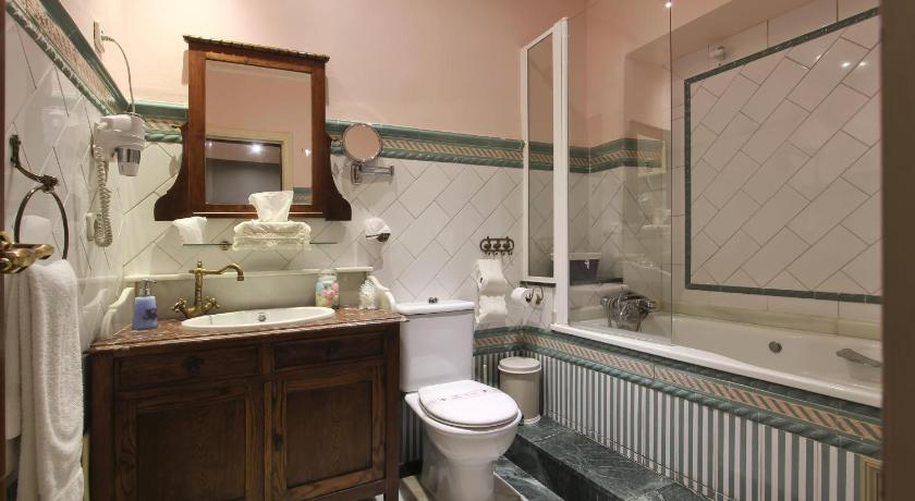 Hotel Alabardero photo