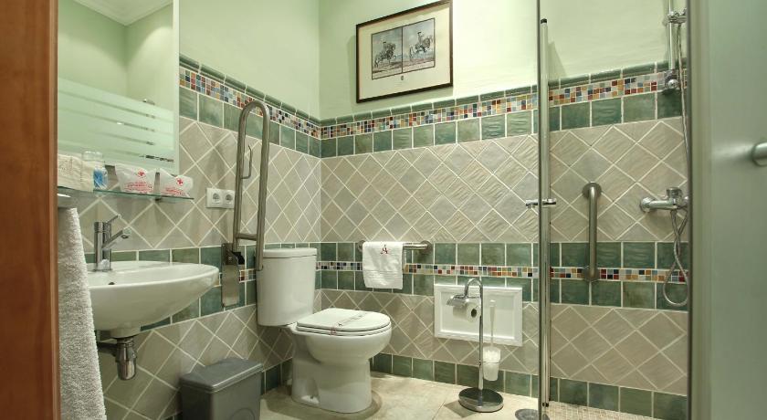 Hotel Alabardero photo