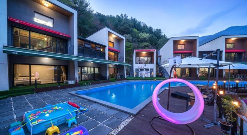 加平 Gapyeong teamo kids poolvilla 3つ星 ゲストハウス レストラン