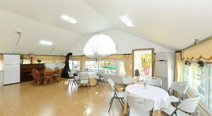 가평 가평 꽃무지 펜션 (Gapyeong Flower Muji Pension) 3성급 게스트하우스 수영장