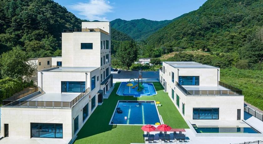 加平 Gapyeong King Kong Kids Pool Villa B 3つ星 ゲストハウス 外観