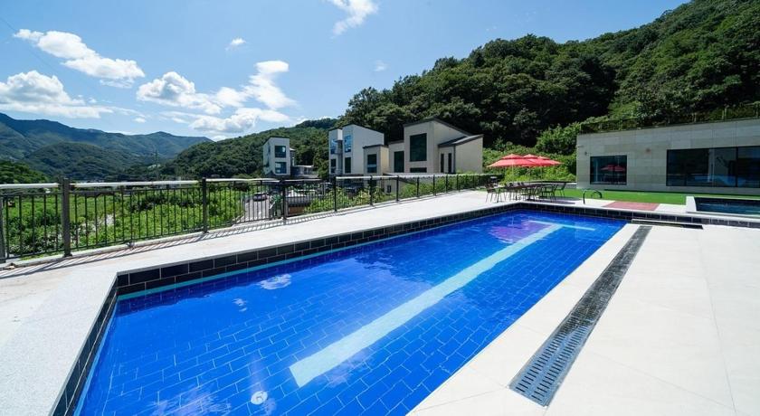 加平 Gapyeong King Kong Kids Pool Villa B 3つ星 ゲストハウス ロビー