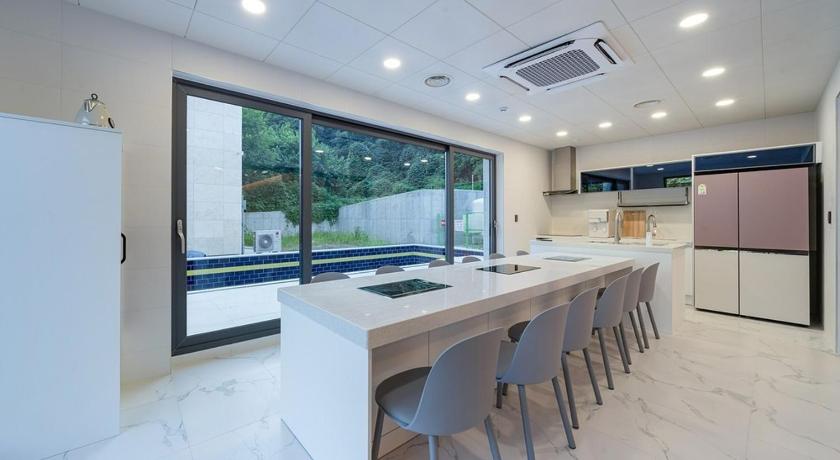 加平 Gapyeong King Kong Kids Pool Villa B 3つ星 ゲストハウス プール