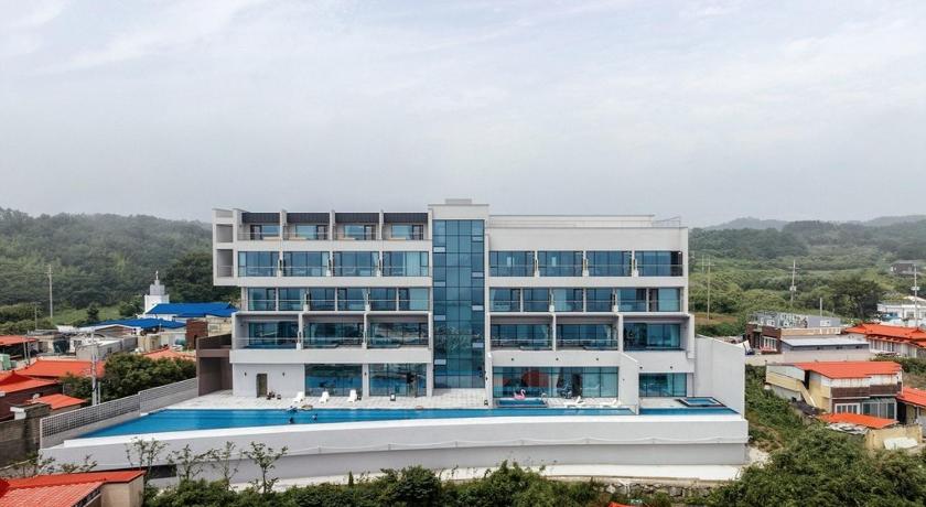 Pohang Pohang Madame Annette Pool Villa - dogs allowed 3-Star Guesthouse lobby