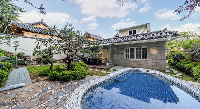 경주 경주 휴영지 한옥풀빌라 (Gyeongju Recreation Area Hanok Pool Villa) 3성급 게스트하우스 레스토랑