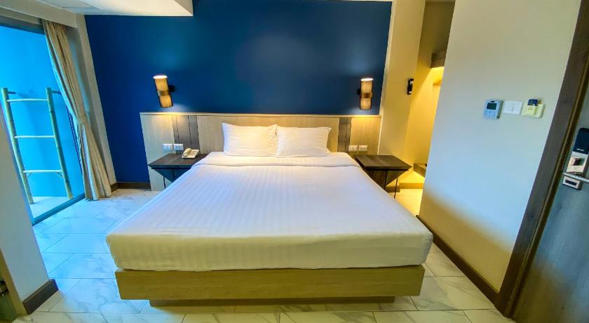 Image of Superior Room 16