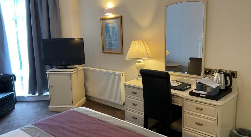 Image of Deluxe Double or Twin Room 11