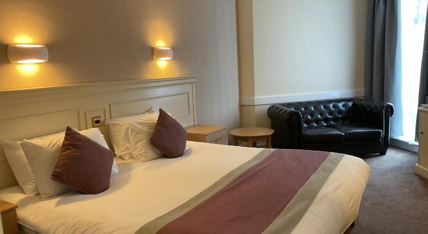 Image of Deluxe Double or Twin Room 6