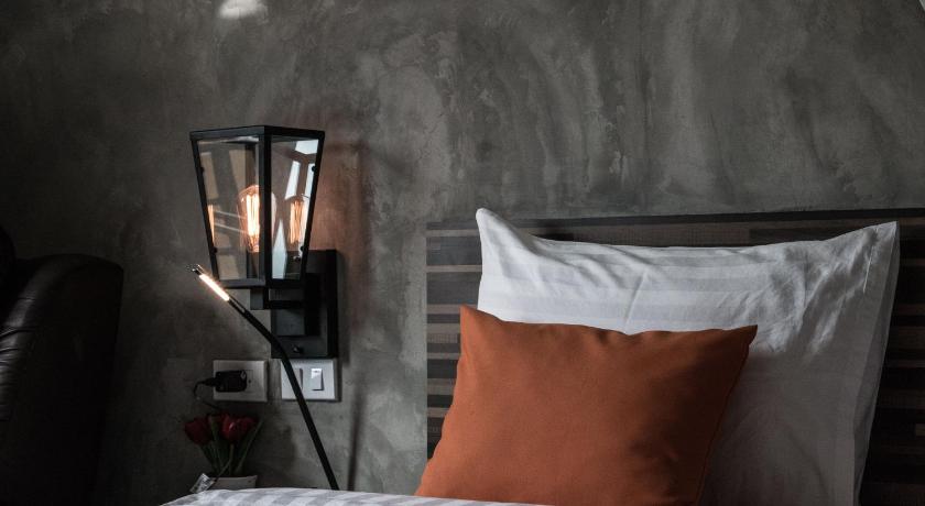 Image of Executive Double Bed 15