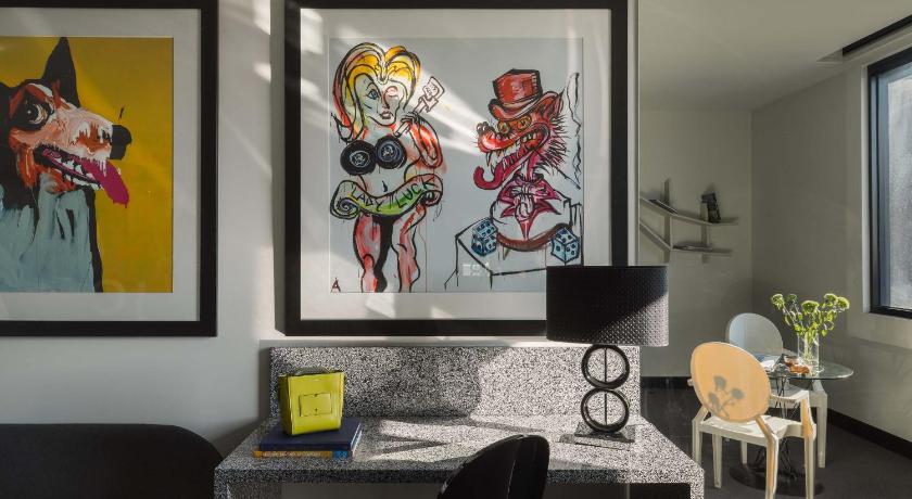 Image of Deluxe Studio Suite 11