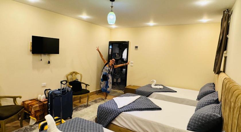 Image of Double or Twin Room with View 3