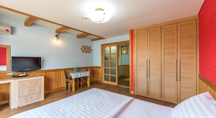 Image of Double Room 5