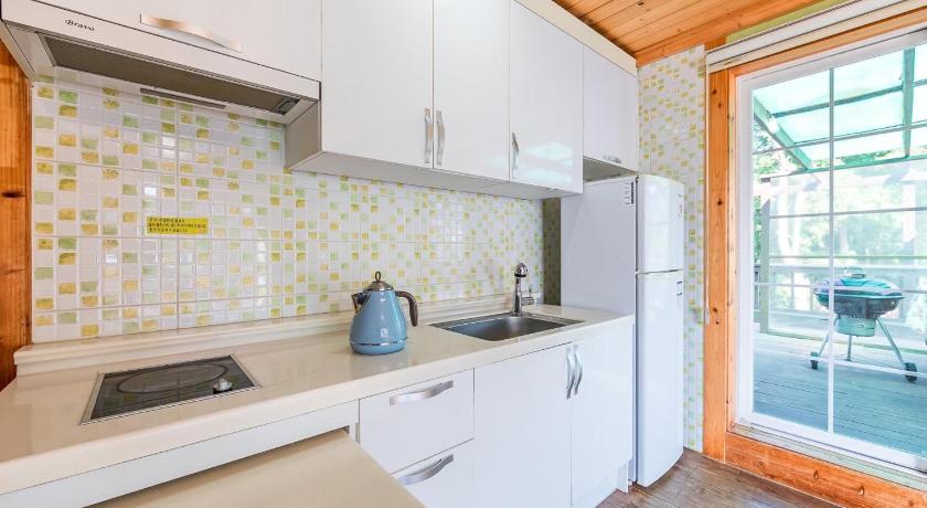 Image of quadruple room 2 9