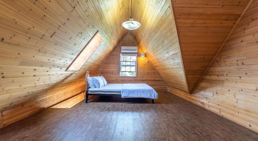 Image of quadruple room 2 8
