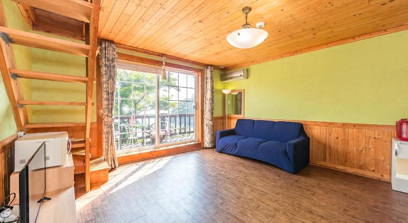 Image of quadruple room 2 12