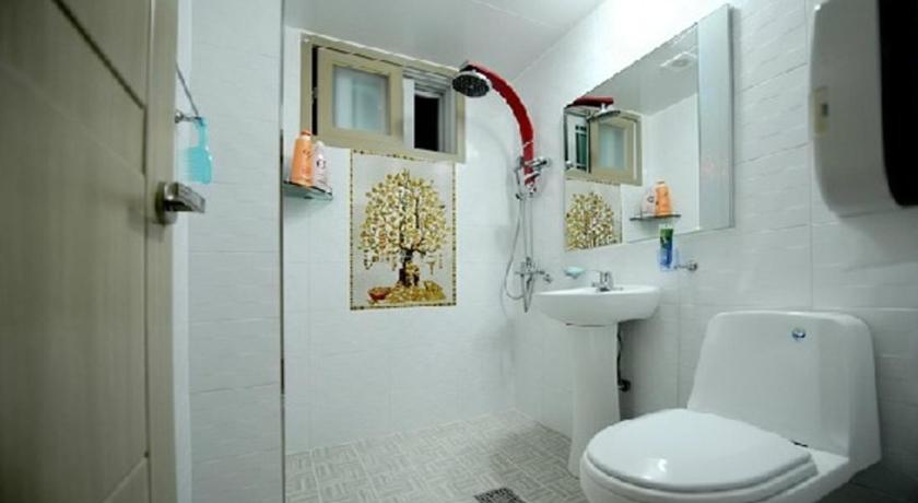 Image of Family Room 2