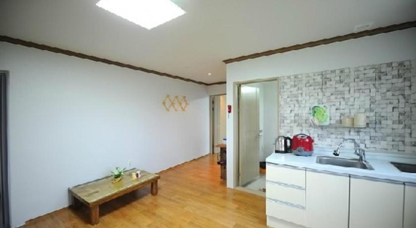 Image of Family Room 3