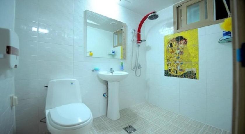 Image of Family Room 2