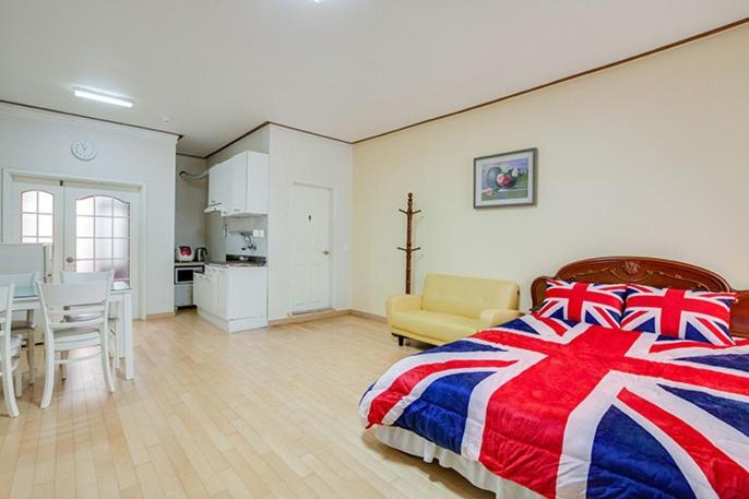 Image of Double Room 3 9