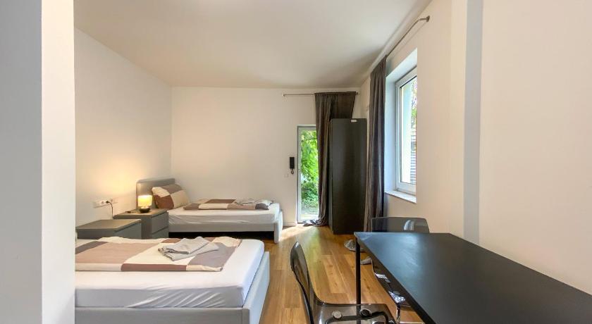 크레펠트 G&G Apartments 2성급 게스트하우스 수영장