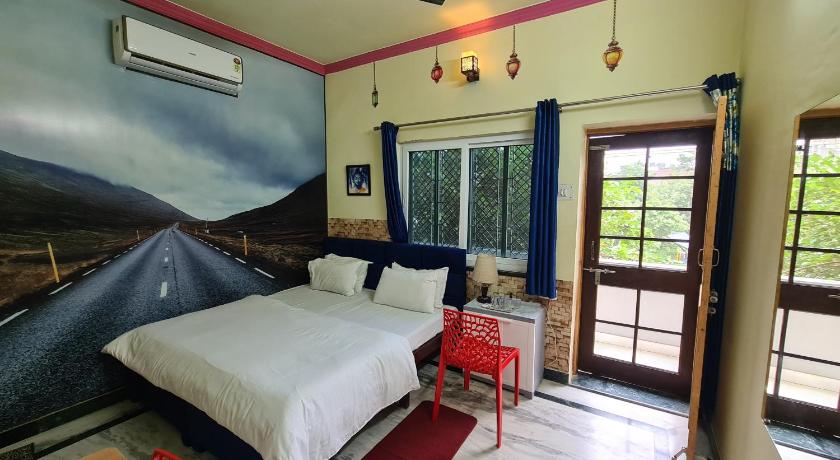 Double Room with Balcony and View
