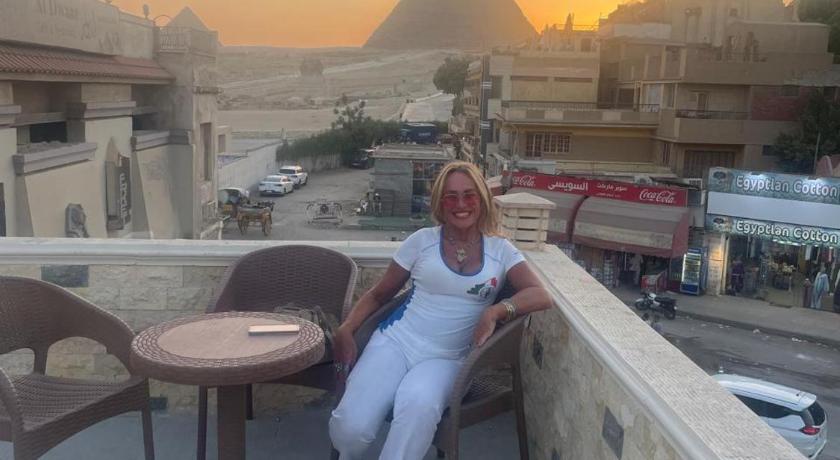 Image of Triple Room with View 12