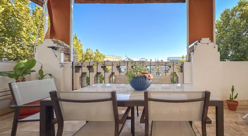 セビリア Charming 2 Bedroom Boutique Triplex Apartment with Private Terrace at Seville City Center by OCityze 4つ星 シングルルーム 外観