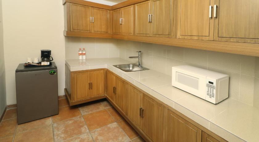 Image of 1 Bedroom Suite 1 King 1