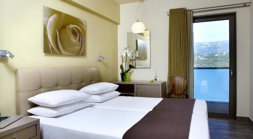 Image of Double or Twin Room with Sea View 5