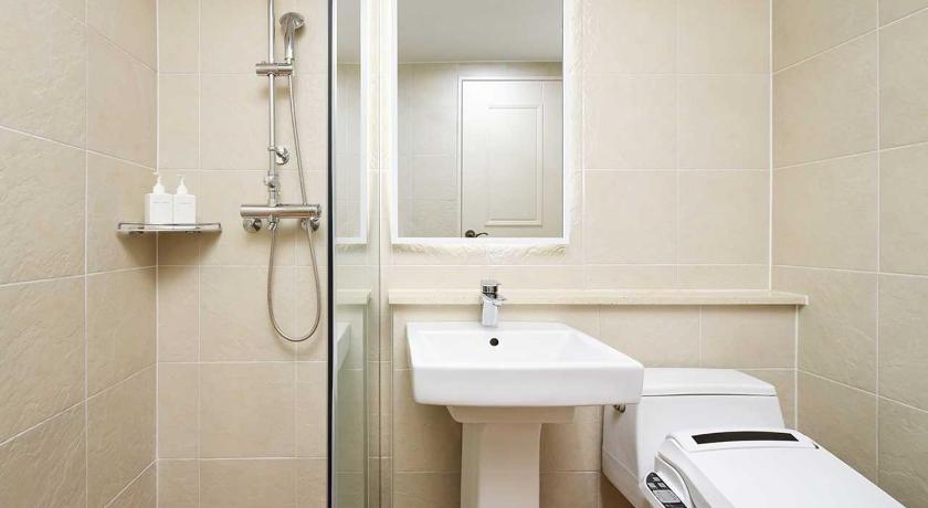 Image of Modern Deluxe Double Room 2