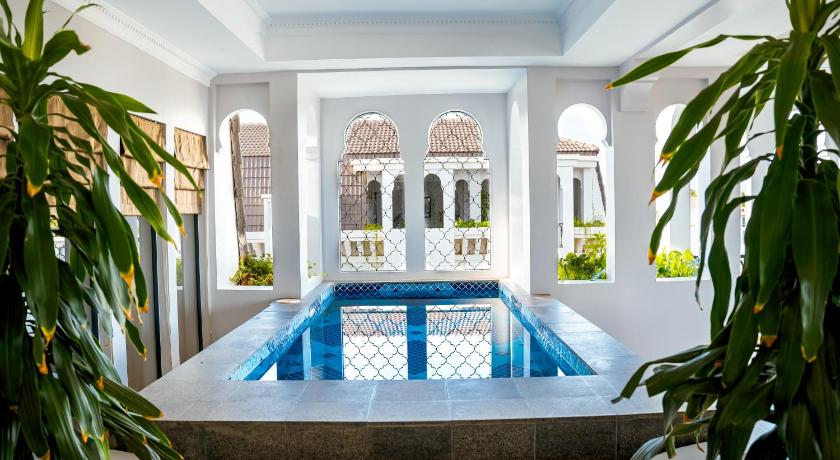 Image of Presidential Pool Suite 4