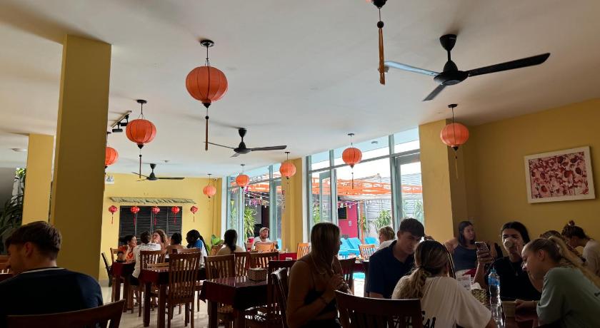 Bed Station Hostel & Pool Bar Hoi An " Former Sunflower" – Hoi An