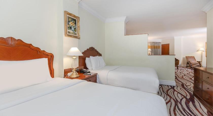 Image of Deluxe Suite Twin 4