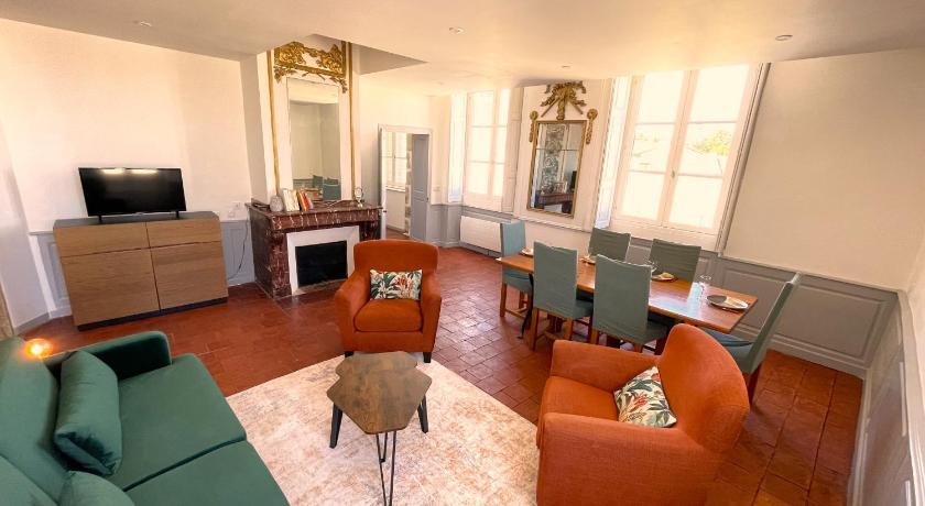 Villaret - Tres spacieux en Coeur de Ville - 2eme etage