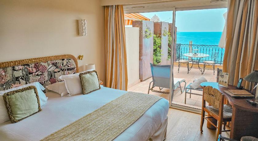 Immagine di Camera Matrimoniale Deluxe con Vista Mare Completa (Deluxe Double Room with Full Sea View) 9