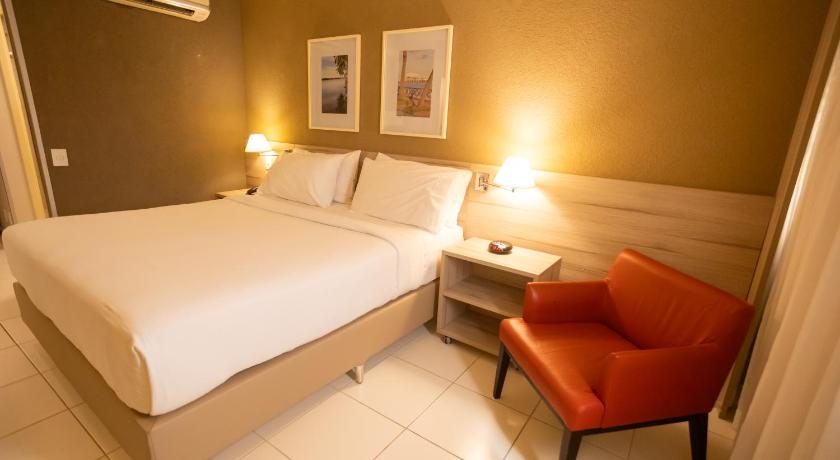 Image of 1 King Bed 2