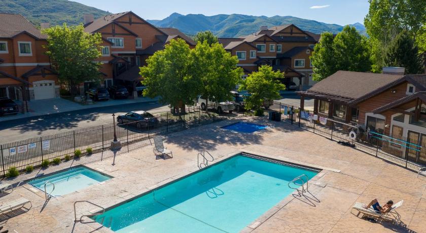 헌츠빌 (UT) Lakeside Escape 2 BR with Hot Tub 4성급 숙소 레스토랑