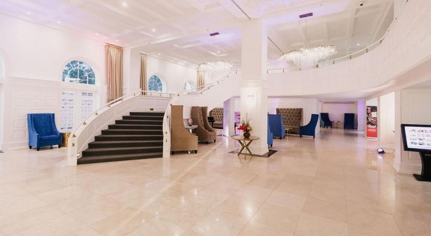 邁阿密海灘 Alexander 1209 Beachfront condo with 2 pools , beach access, sauna, stores 4星级 住宿 餐厅