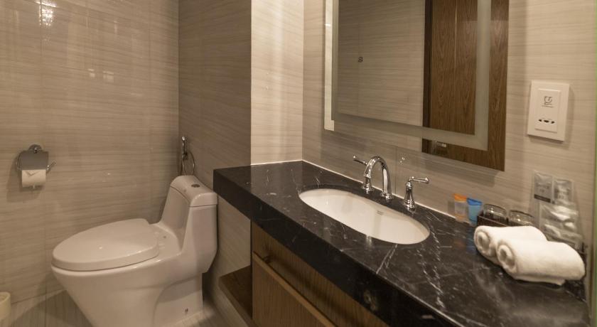 Panorama Beachfront Nha Trang by Lyn Condotel - image 41