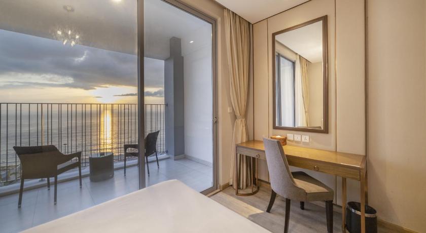 Panorama Beachfront Nha Trang by Lyn Condotel - image 39