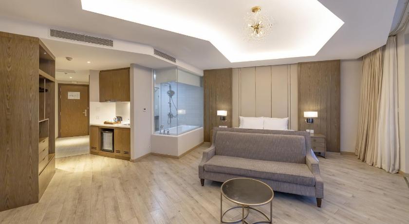 Panorama Beachfront Nha Trang by Lyn Condotel - image 37