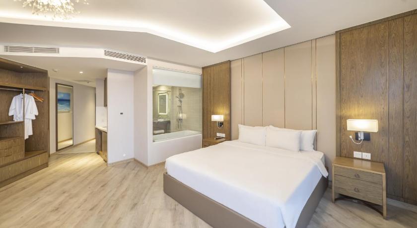 Panorama Beachfront Nha Trang by Lyn Condotel - image 35