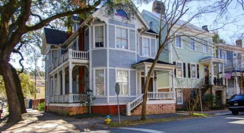 Big Blue House - Both Units - Near Forsyth Park