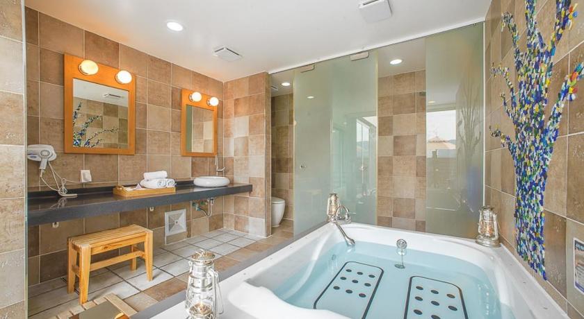 统营 tongyeong monopeoni pensyeon 4星级 民宿 泳池