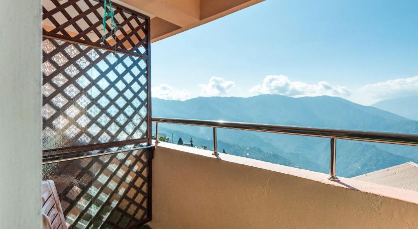 Image of Deluxe Double Room with Balcony 0