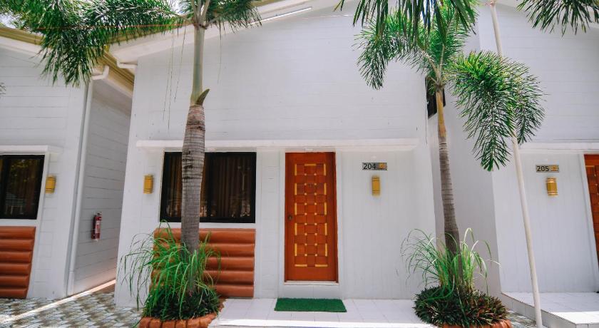 Image of Family Room 1