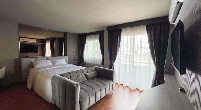 We Hotel - image 6