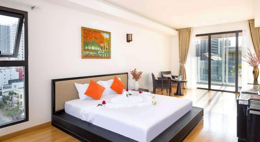 Image of Suite with Balcony 9
