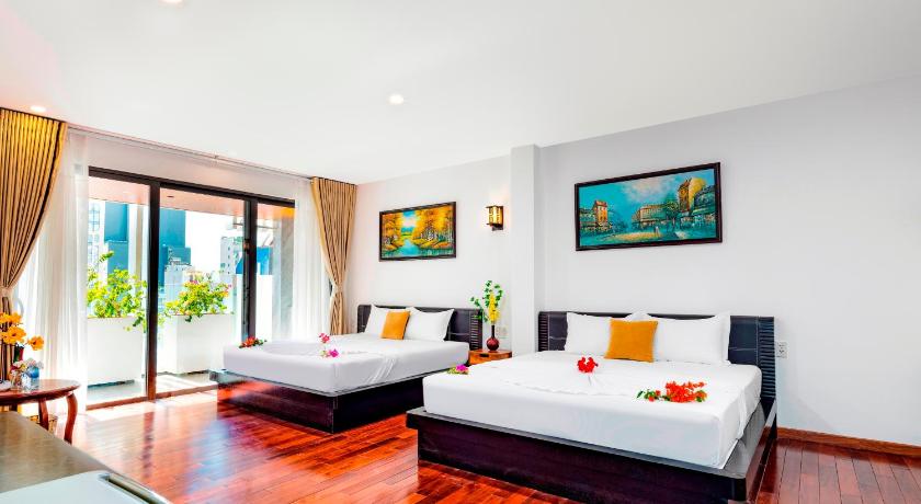 Image of Suite Family Room 0